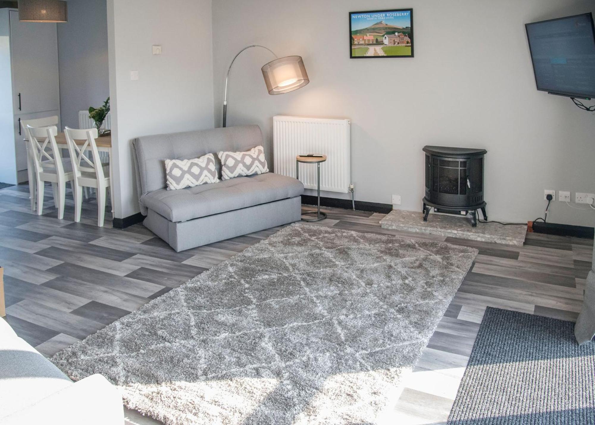 White Rose Country Cottages Thormanby Bagian luar foto